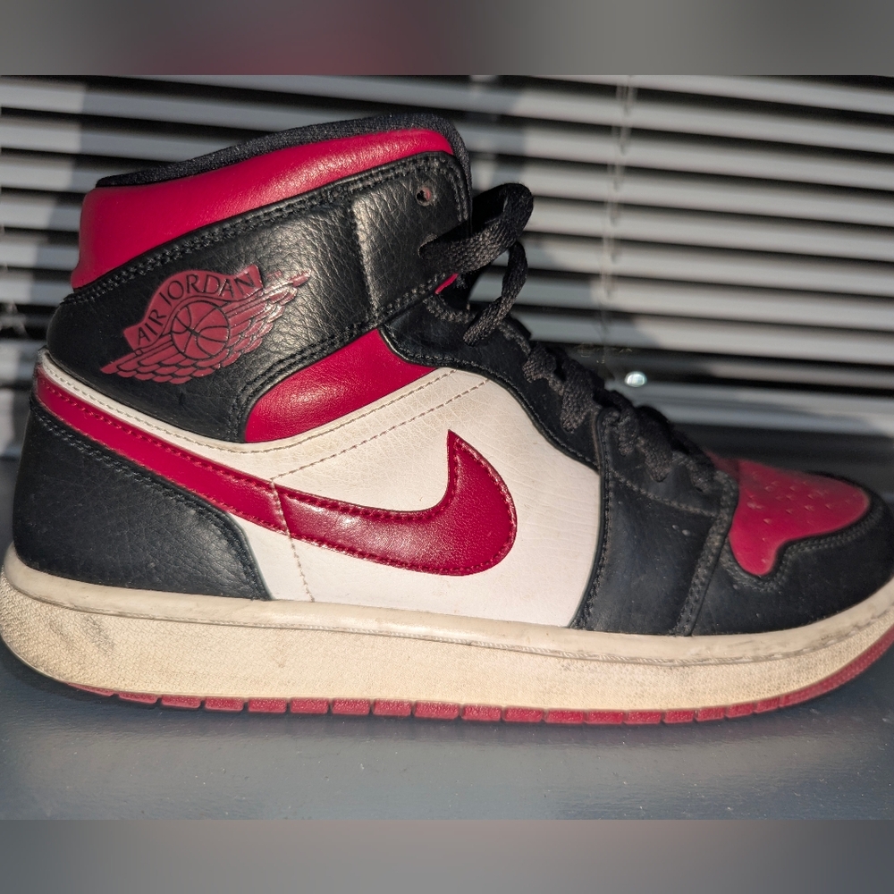 Nike Air Jordan 1s Burgundy MEN's Size US 9